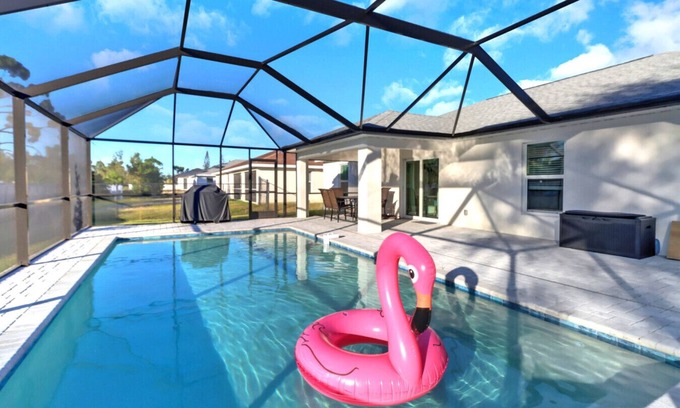 Mariner Casa | Oasis W/ Heated Salt Water Pool & Screen In Patio!