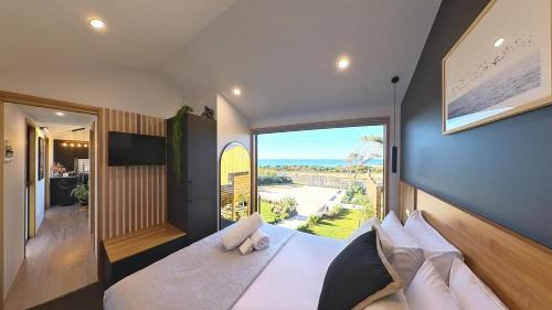 Bicheno Casa | Ocean breeze homestays 1