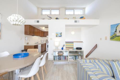 Pine Knoll Shores Casa | Ocean Grove J2 condo