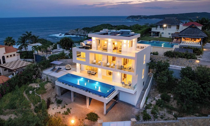 Santa María Huatulco Villa | Ocean View Villa with Infinity Pool & Rooftop Plunge Pool
