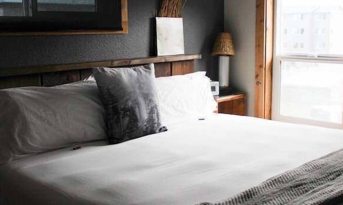 Long Beach Hotel | Oceanfront Oasis: Long Beach Retreat Near Discovery Trail! Pets Allowed, Pool.