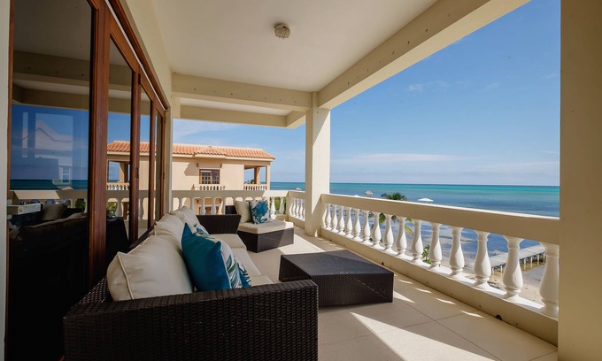 Boca Ciega Condominio | Ocean’s Edge 4A – Fourth-Floor Beachfront Condo with Sweeping Caribbean Views