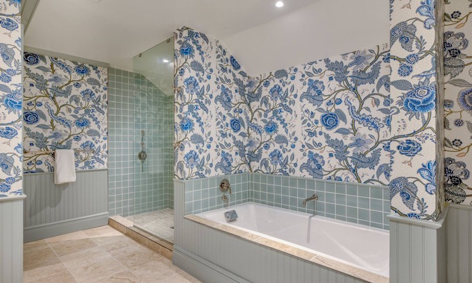 Duck Apartamento | Oceanside King Suite | Near Pool + Private Beach