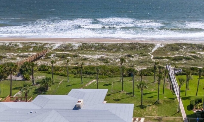 Atlantic Beach Apartamento | Oceanview and Poolside Studio at The Atlantic Beach Estate & Gardens