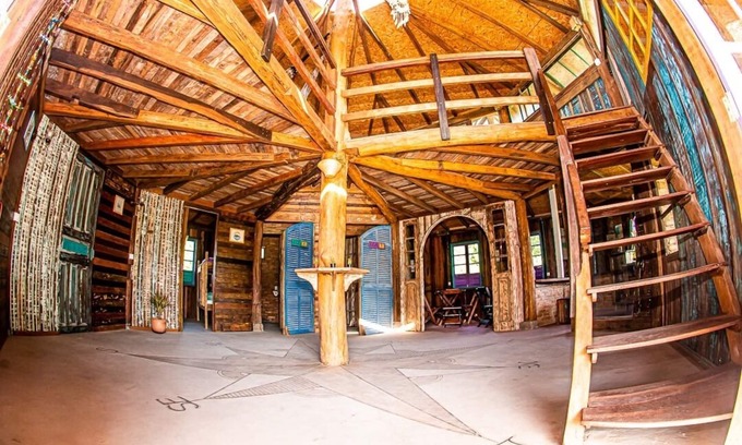 Laguna Casa | Octagonal house in demolition wood (OkaMauna)