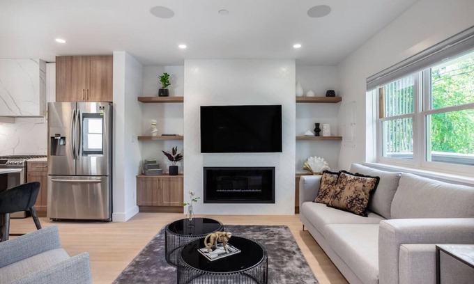 Grandview-Woodland Casa | Odlum Drive · NEW Gorgeous Home Restored to Original Heritage