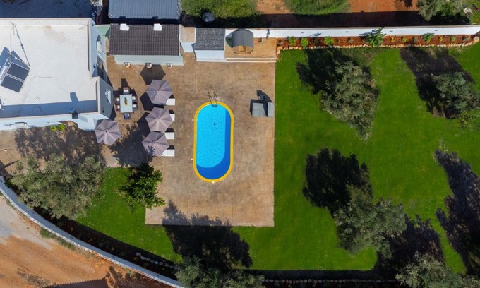 Voia Casa | Old olive tree cottage