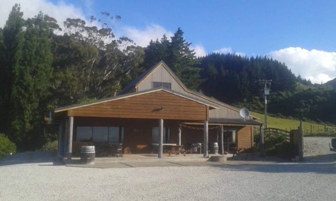 Pohara Casa | Bodega de la vieja escuela con vistas panorámicas al mar