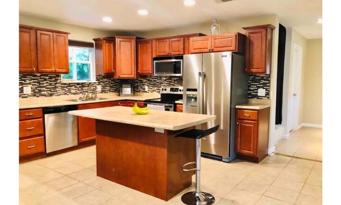 Syracuse Casa | “On Lake Time” a 💎 in the ❤️ of Lake Wawasee