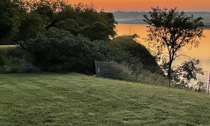 Bon Homme County Casa | On the Bluff, Overlooking the River. Outdoorsman’s Paradise!