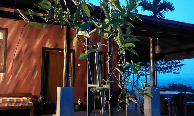 Kahangama Villa | On the way to Ella, Udawalawa, Mirissa. Hike Adams Peak. 3 AC rooms with a pool