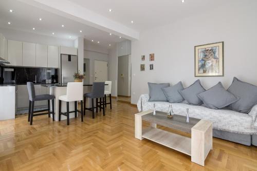 Nea Smirni Apartamento | One Bedroom Apt w/Balcony