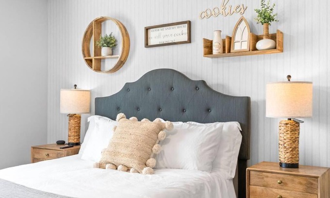 Clarksville Casa | One-Of-A-Kind Smart, Cookie Themed Home For Up to 6