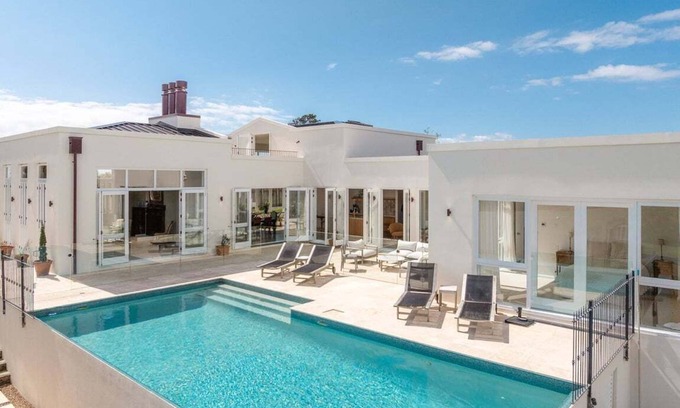 Onetangi Complejo | Onetangi Estate including guest cottage