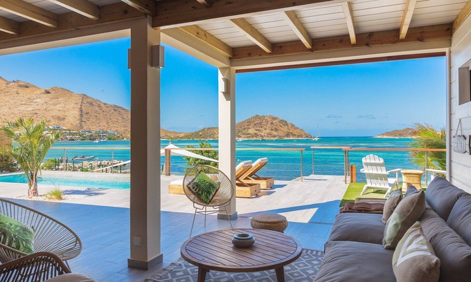 Cul de Sac Villa | Villa en ubicación extraordinaria en su playa privada, kayaks, sentirse "En un barco"