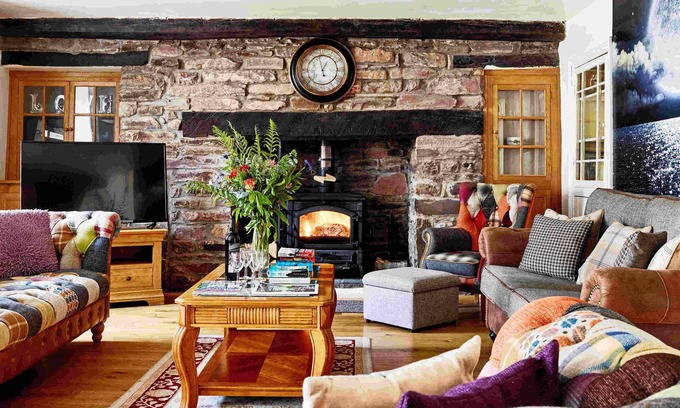 Trecastle Otro | Onnen Fawr Farmhouse