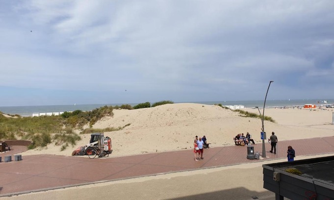 Oostduinkerke-Bad Apartamento | Oostduinkerke - Appartement met zeezicht en 2 parkeerplaatsen