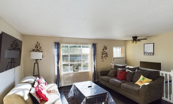 Pine Forest Casa | Opuluxe Enjoy Fayetteville's 4 BR Hidden Gem!