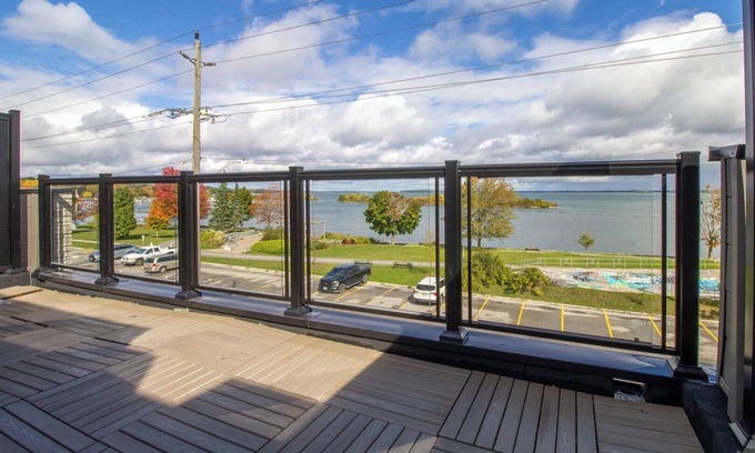 Orillia Casa | Orillia's Rooftop Retreat