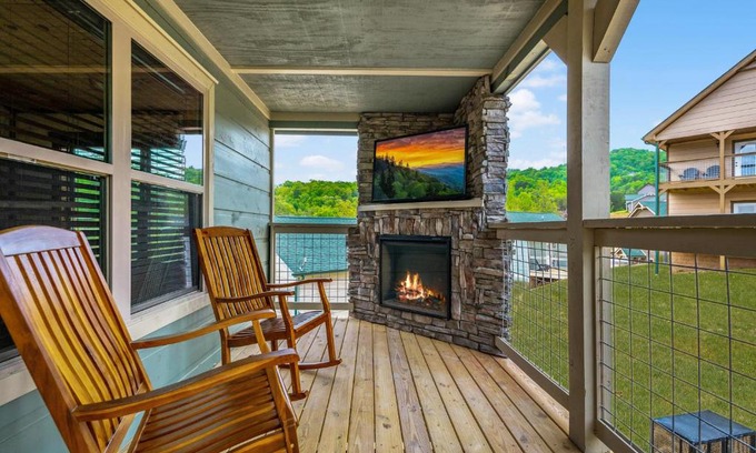 Pigeon Forge Casa | Osprey Nest Cottage Modern New Cabin