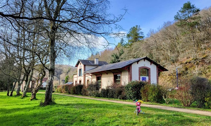 Scrignac Hotel | Ostal Scrignac - Gîte d'étape de la Gare