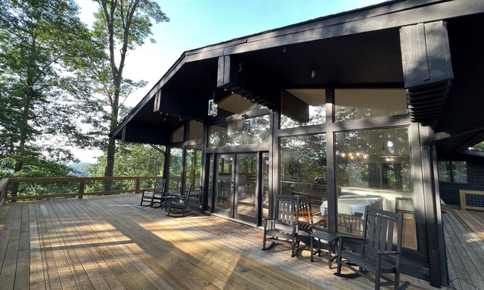 Otto Cabina | Otto, NC Mountain Family Cabin w/breathtaking view, sleeps 10 access to river