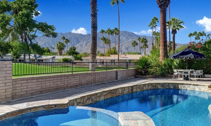 Palm Springs Casa | Our Poolside Desert Nirvana