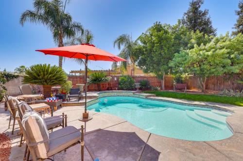 Fresno Casa | Outdoor Oasis with Fire Pit Pet-Friendly Fresno Gem