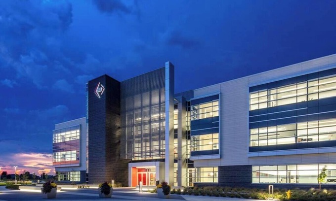 West Des Moines Apartamento | Outdoor Pool Fast Wifi Balcony Garage More