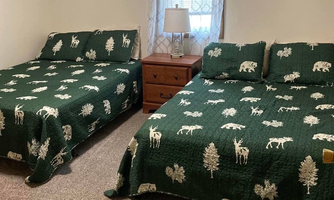 Streeter Apartamento | Outdoorsmen’s stay in a quiet community, pet friendly.