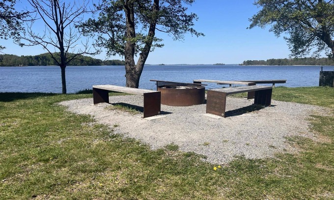 Eskilstuna Cabaña | OWN HOUSE, CLOSE TO WORK ESKILSTUNA STRÄNGNÄS, 1H STOCKHOLM, PARKING, WIFI, LAUNDRY