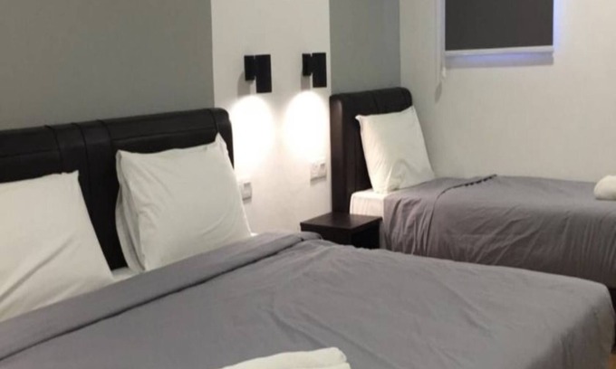 Pekan Melayu Hotel | OYO 89492 Carlton Inn Bukit Ubi