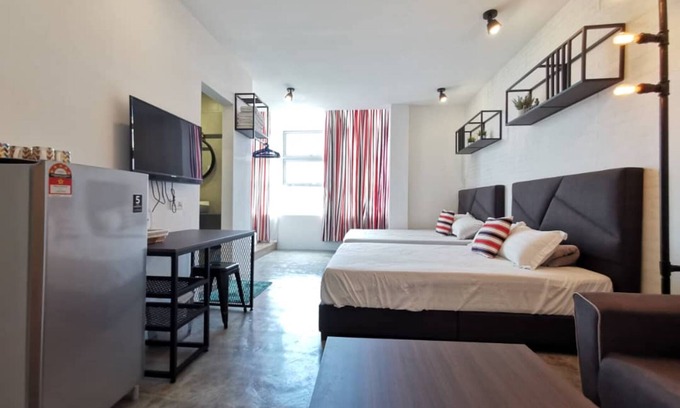 Muar Hotel | OYO 91032 Mwv Family Suite Room