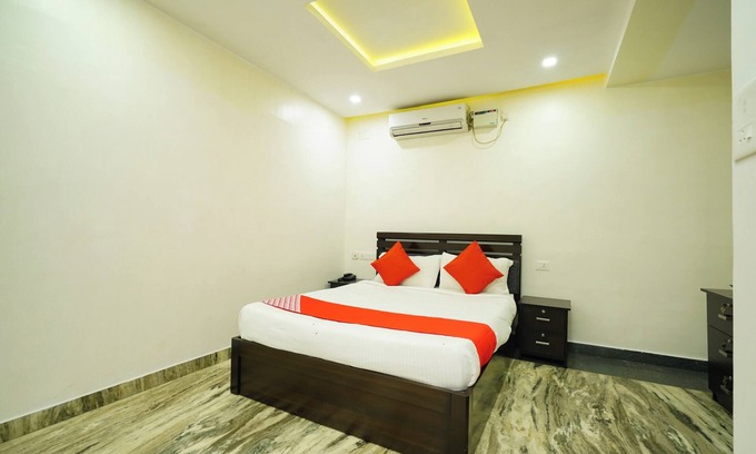Thiruvananthapuram Hotel | OYO Al Saj Kazhakkootam Near GreenField