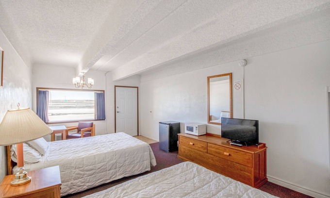 Osborne Hotel | OYO Crossroads Inn