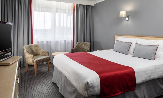 Woodhouse Hotel | OYO Flagship London Finchley