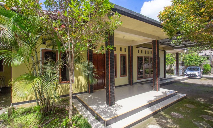 Mataram Hotel | OYO Life 93409 Anugrah House