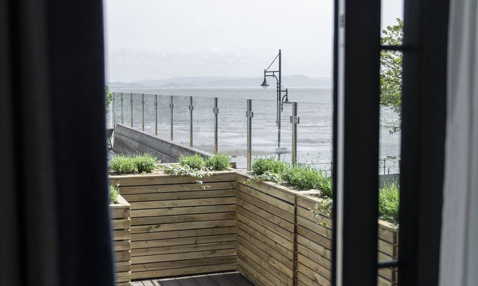 Mumbles Hotel | Oyster House