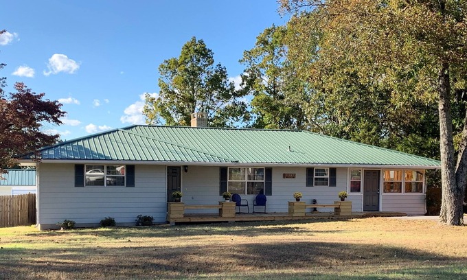 Midway Casa | Pensión Ozark en el lago Bull Shoals con acceso al muelle / plataforma de baño