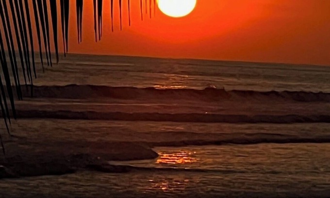 Parrita Villa | Pacific Ocean-Front Villa de Azul. stunning Sunrises & Sunsets, 3bd 2 full baths