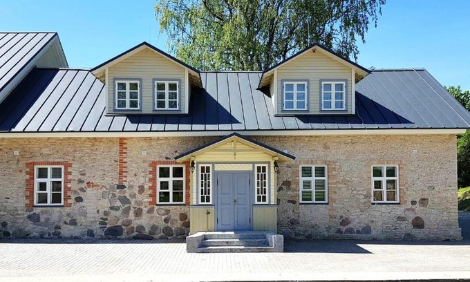 Poltsamaa Parish Hotel | Pajusi Mõisa Külalistemaja