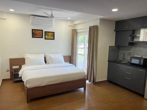 Gachibowli Hotel | Palladium Luxury Suites Financial District Unit II