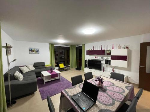 Palm-Mar Apartamento | Palm Mar El Mocan 2-Bedroom Apartment