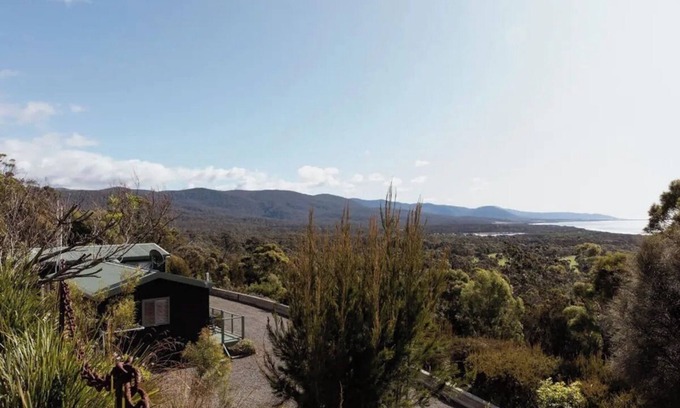 Bicheno Cabina | Panorama Cabin - a cosy shack + an unreal view (B)