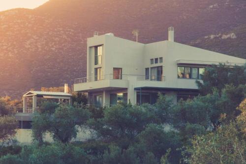 Chalcis Villa | Panoramic View Summerhouse