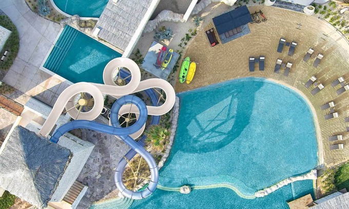 Los Cabos Apartamento | Paradise 2 Bedroom Penthouse with GOLF COURSE, WATERSLIDES, & ROPE SWING!