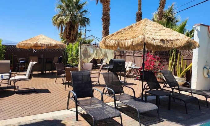 Desert Hot Springs Complejo | Paradise Hot Springs Hotel / Mineral Water Spa #6