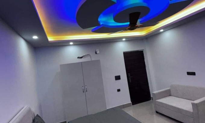 Tapovan Hotel | Paradise Palm Hotel