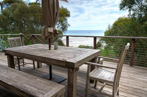 Emu Bay Casa | Passing Winds - Emu Bay