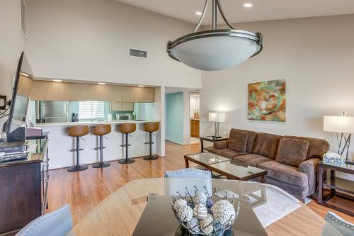 Palm Desert Apartamento | Patio, Grill and Pool Access Palm Desert Retreat!